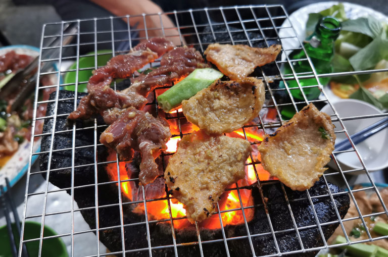 ホーチミン ヤギ 焼肉